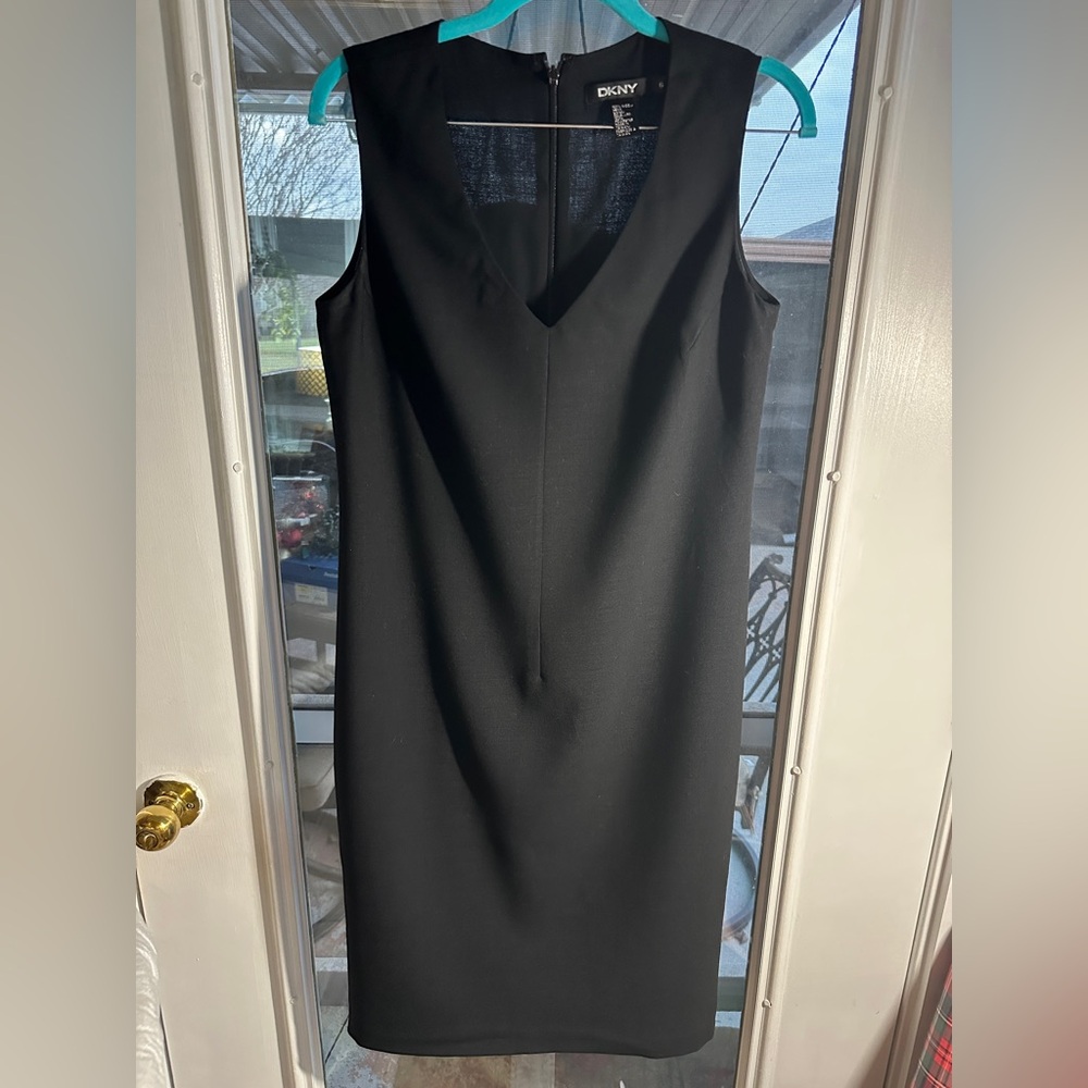 DKNY V-neck Black Lined Wool Sleeveless Dress